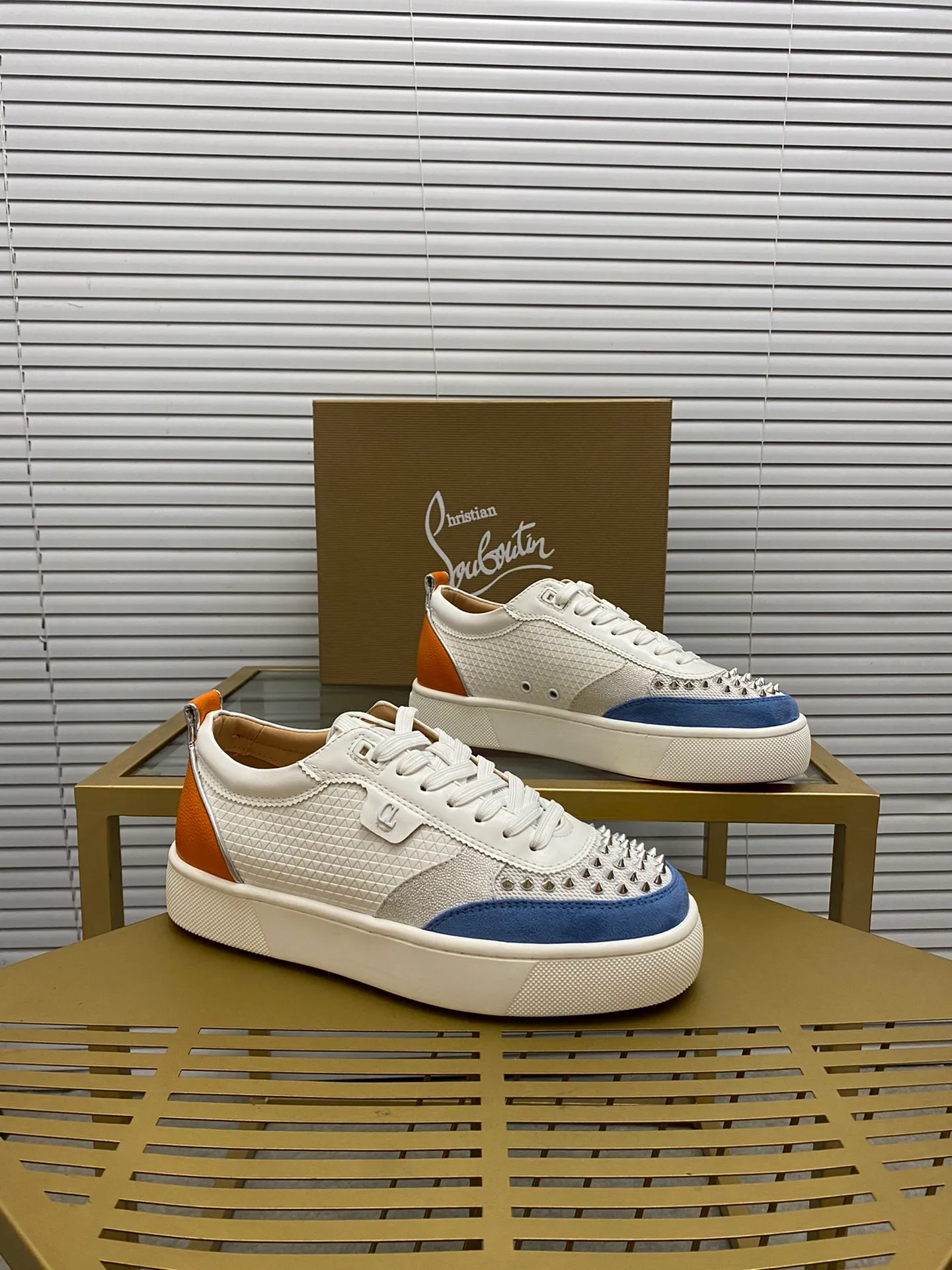 (Customized model) Ex-factory price is 600. christian louboutin (CL red sole shoes) counter series, casual sneakers for couples 📢 📢 📢 Exclusive hot style release 🎈🎈💪 Movable latex feet 👻 Finished outsole line [Proud] 😝Female 35-40# Male 38#-46, global supply😝 [Top version]: Original imported genuine leather upper, top original leather lining, original molded TPU outsole, original 1:1 detail processing, original shoe last,